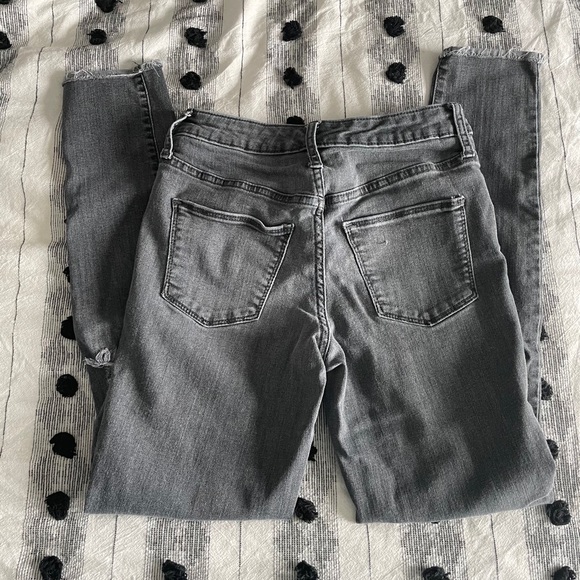 Universal Thread, distressed high rise skinny jean - Picture 2 of 5